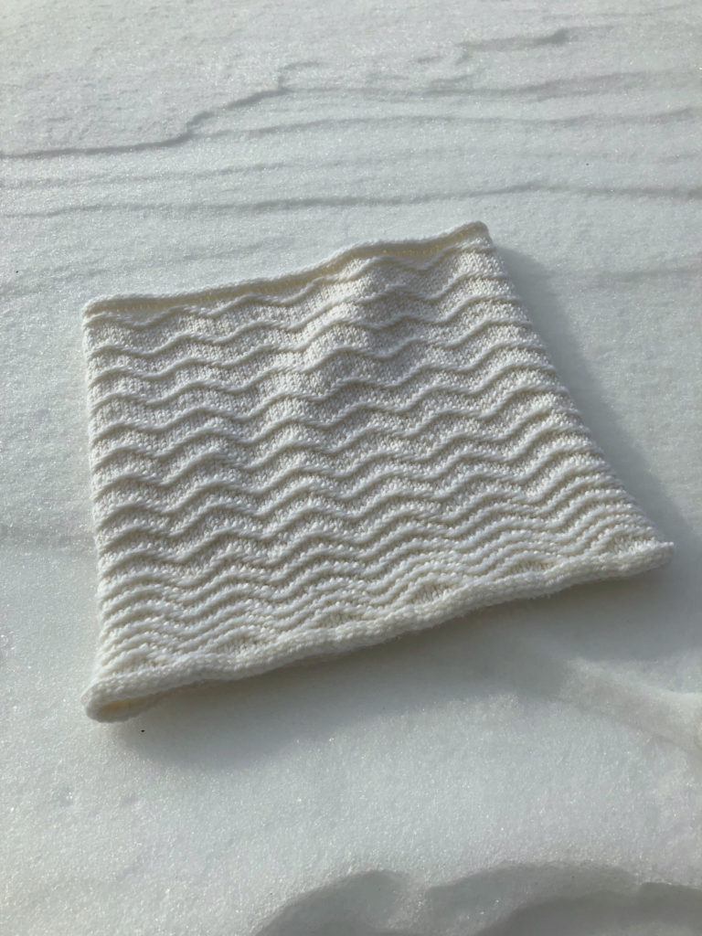 Snowscape Cowl knitting pattern by Bronwyn Hahn